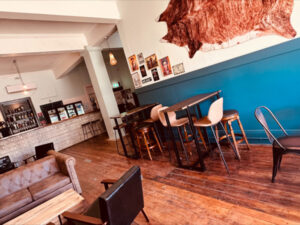 Honky Tonk Bar Opens on Argent