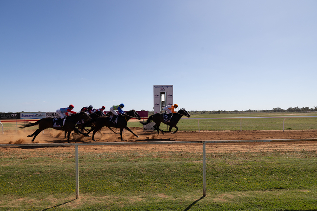 Pooncarie races sees record crowd