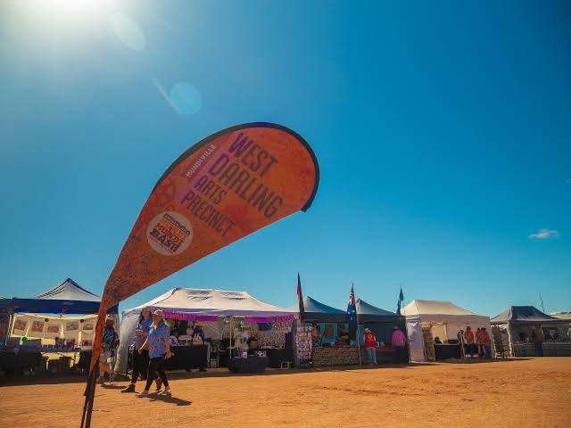 Council supports local art group