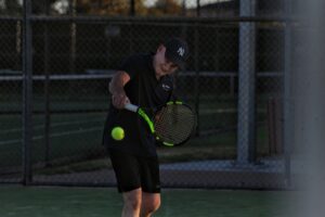 Tennis back in smashing return