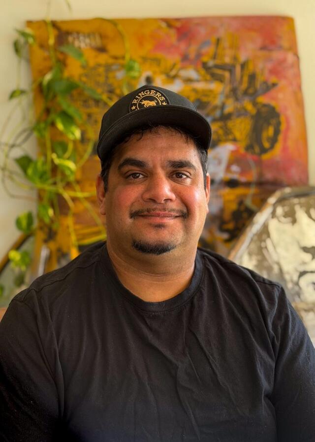 Familiar face returns home for art