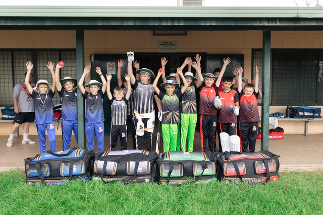 Junior cricketers get new gear